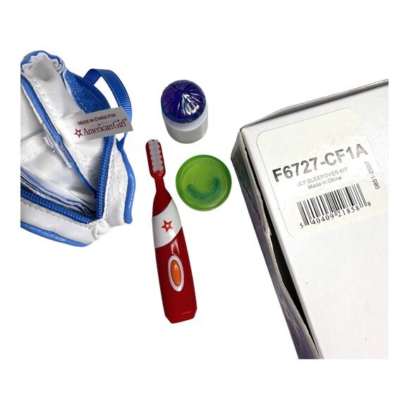 American Girl SLEEPOVER KIT Zip Duffle Toothbrush Retainer Doll Accessories Box - Picture 4 of 7